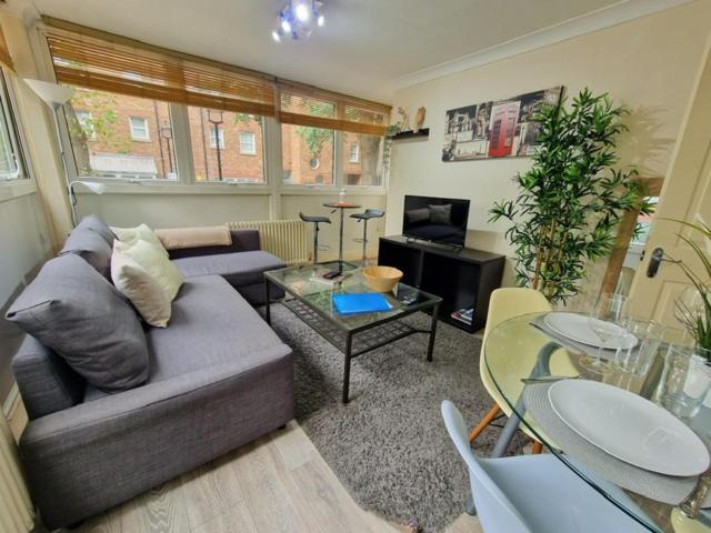 2 Bedrooms Flat In Great Location! London Luaran gambar